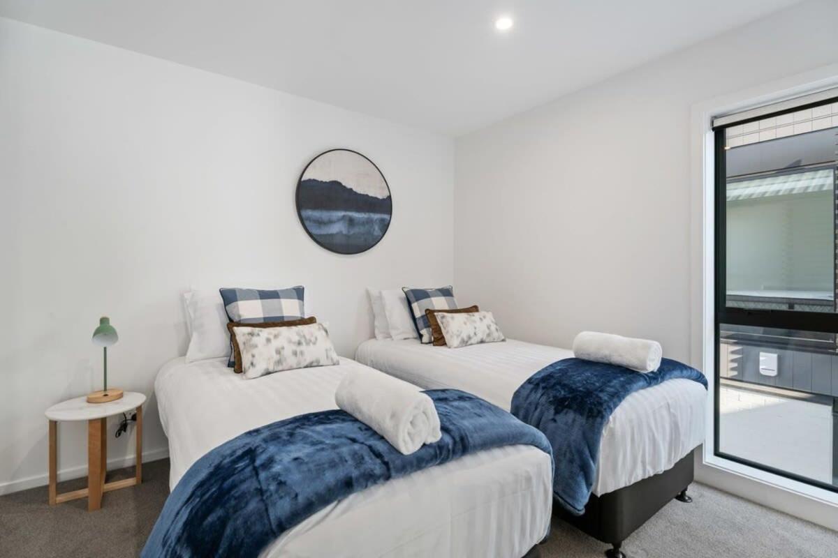 Albert Town Whare Exterior photo